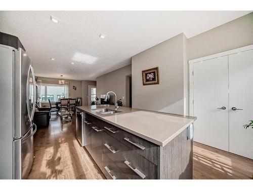 602-218 Sherwood Square Nw, Calgary, AB - Indoor Photo Showing Kitchen With Double Sink