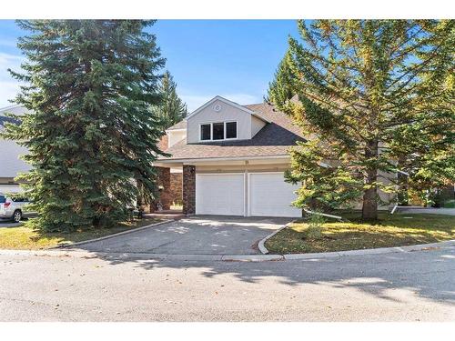 18-275 Woodridge Drive Sw, Calgary, AB - Outdoor