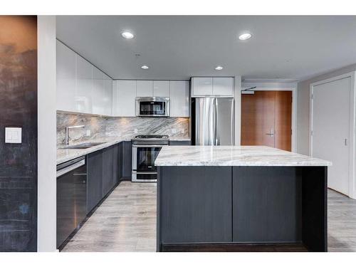 510-560 6 Avenue Se, Calgary, AB - Indoor Photo Showing Kitchen With Stainless Steel Kitchen With Upgraded Kitchen