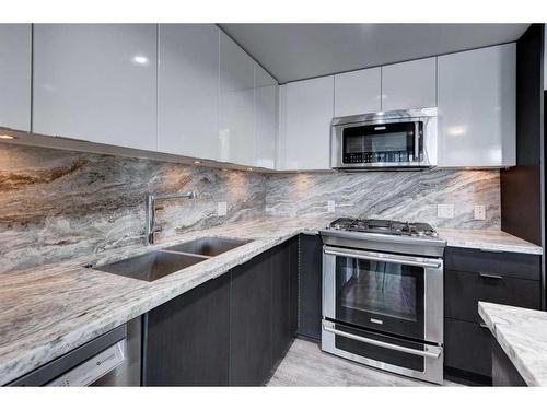 510-560 6 Avenue Se, Calgary, AB - Indoor Photo Showing Kitchen With Stainless Steel Kitchen With Double Sink With Upgraded Kitchen