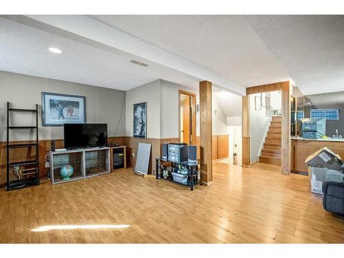 100 Castlegrove Road Ne, Calgary, AB - Indoor Photo Showing Living Room