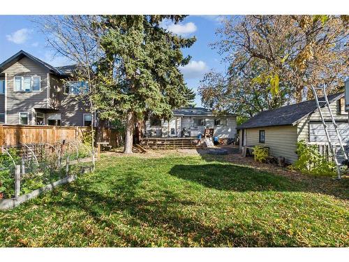 2423 32 Street Sw, Calgary, AB - Outdoor