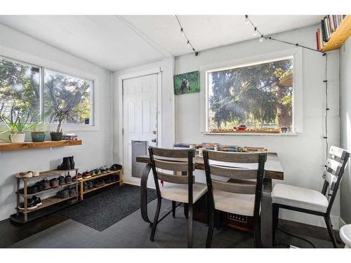 2423 32 Street Sw, Calgary, AB - Indoor Photo Showing Dining Room