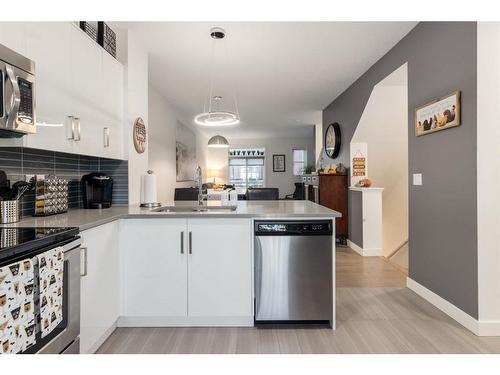 26 Walden Path Se, Calgary, AB - Indoor Photo Showing Kitchen