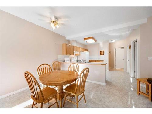 109-3 Parklane Way, Strathmore, AB - Indoor Photo Showing Dining Room