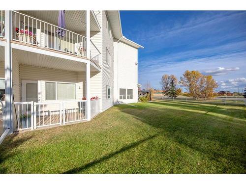 109-3 Parklane Way, Strathmore, AB - Outdoor