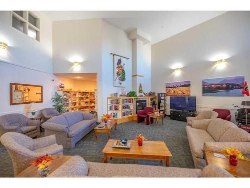 109-3 Parklane Way, Strathmore, AB - Indoor Photo Showing Living Room