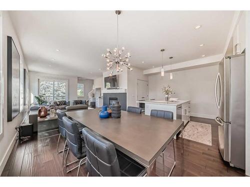 1804 47 Street Nw, Calgary, AB - Indoor Photo Showing Dining Room