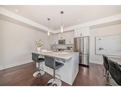 1804 47 Street Nw, Calgary, AB - Indoor Photo Showing Kitchen With Stainless Steel Kitchen With Upgraded Kitchen