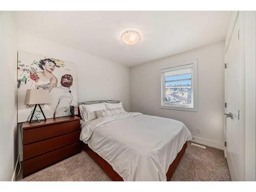 1804 47 Street Nw, Calgary, AB - Indoor Photo Showing Bedroom