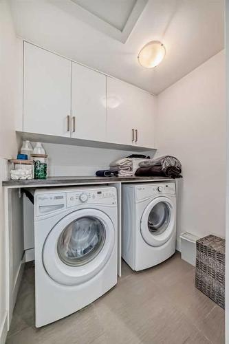 1804 47 Street Nw, Calgary, AB - Indoor Photo Showing Laundry Room