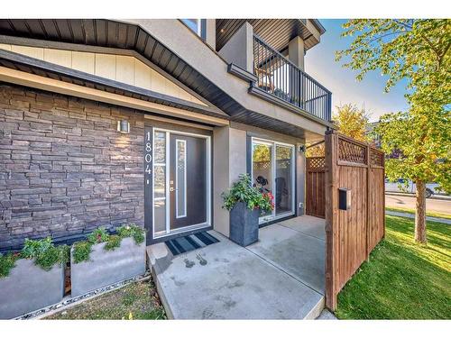 1804 47 Street Nw, Calgary, AB - Outdoor With Exterior