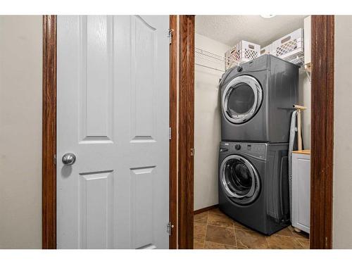 14 Drake Landing Crescent, Okotoks, AB - Indoor Photo Showing Laundry Room