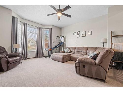 14 Drake Landing Crescent, Okotoks, AB - Indoor Photo Showing Living Room