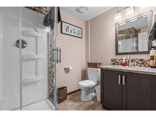 14 Drake Landing Crescent, Okotoks, AB - Indoor Photo Showing Bathroom