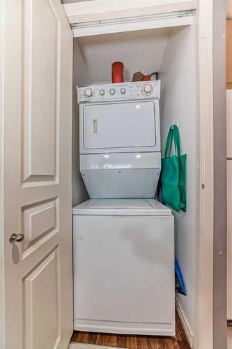 107-5115 Richard Road Sw, Calgary, AB - Indoor Photo Showing Laundry Room