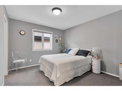 101 West Coach Place Sw, Calgary, AB - Indoor Photo Showing Bedroom