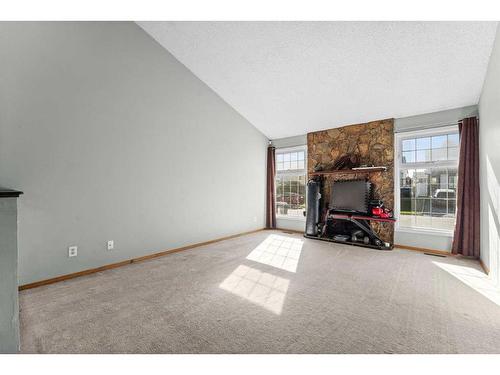 174 Pinemeadow Road Ne, Calgary, AB - Indoor