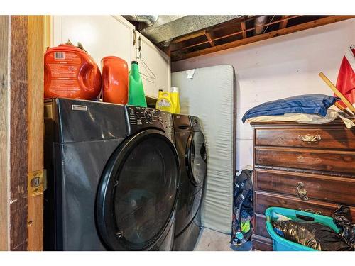 174 Pinemeadow Road Ne, Calgary, AB - Indoor Photo Showing Laundry Room