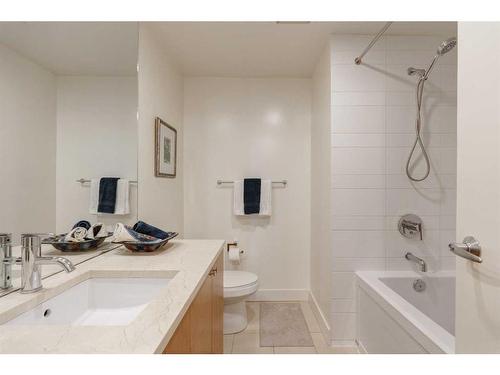 1008-1118 12 Avenue Sw, Calgary, AB - Indoor Photo Showing Bathroom