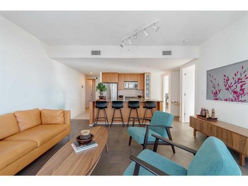 1008-1118 12 Avenue Sw, Calgary, AB - Indoor Photo Showing Living Room