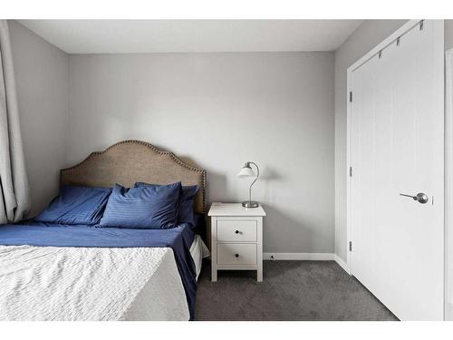 120 Howse Avenue Ne, Calgary, AB - Indoor Photo Showing Bedroom