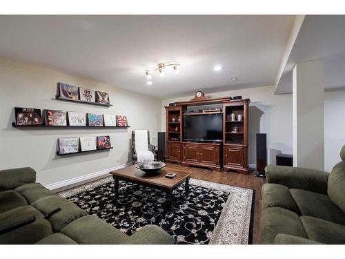 152 Whitlock Close Ne, Calgary, AB - Indoor Photo Showing Living Room