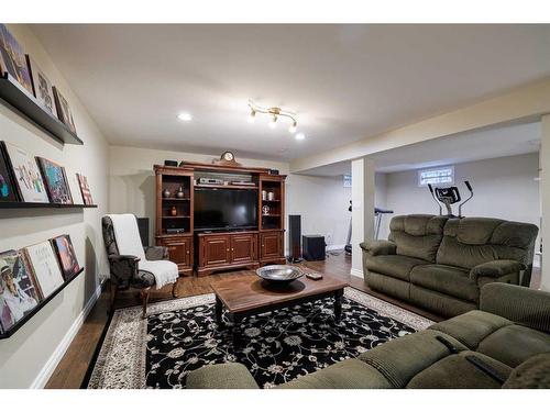 152 Whitlock Close Ne, Calgary, AB - Indoor Photo Showing Living Room