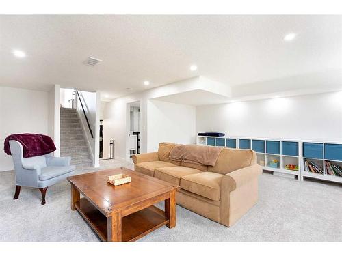 38 Coville Square Ne, Calgary, AB - Indoor Photo Showing Living Room