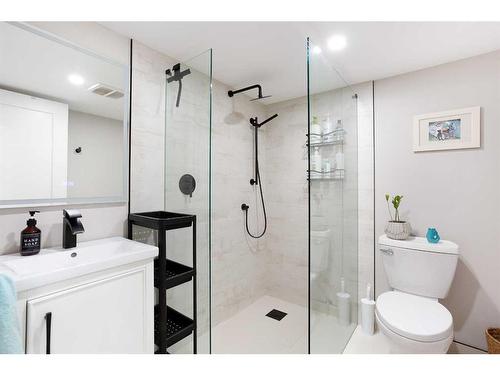 38 Coville Square Ne, Calgary, AB - Indoor Photo Showing Bathroom