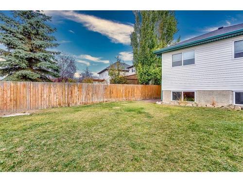 38 Coville Square Ne, Calgary, AB - Outdoor