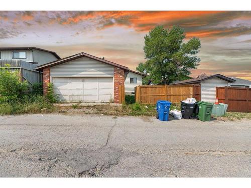 12 Beddington Rise Ne, Calgary, AB - Outdoor