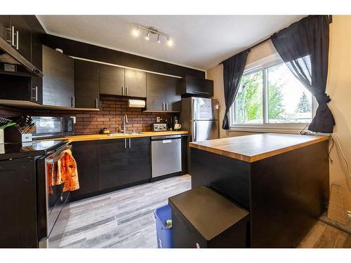 15 Wedow Drive, Whitecourt, AB - Indoor Photo Showing Kitchen