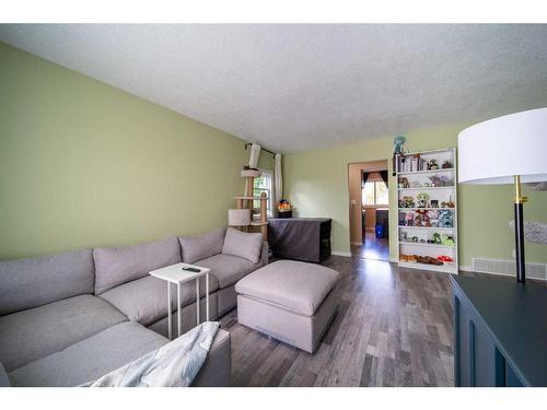 15 Wedow Drive, Whitecourt, AB - Indoor Photo Showing Living Room