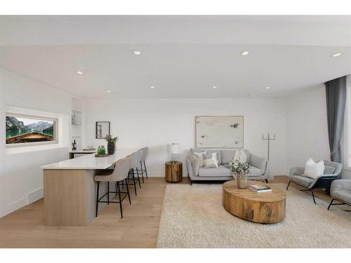 2217 16A Street Sw, Calgary, AB - Indoor Photo Showing Living Room