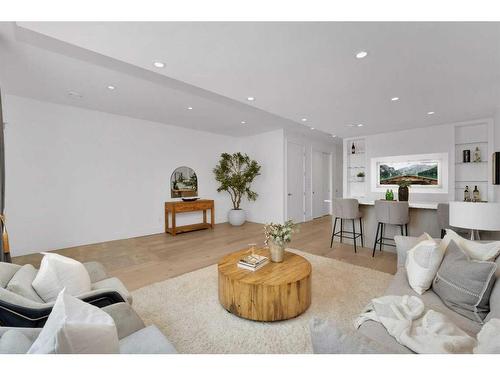 2217 16A Street Sw, Calgary, AB - Indoor Photo Showing Living Room