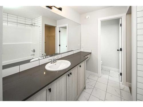 86 Belmont Passage Sw, Calgary, AB - Indoor Photo Showing Bathroom