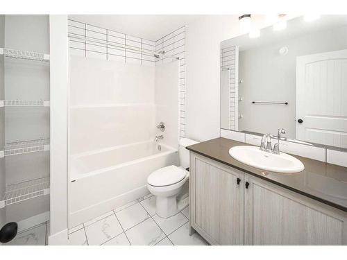 86 Belmont Passage Sw, Calgary, AB - Indoor Photo Showing Bathroom