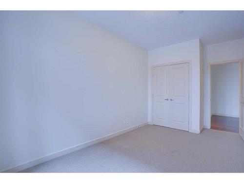 209-910 18 Avenue Sw, Calgary, AB - Indoor Photo Showing Other Room