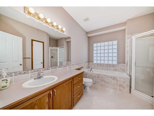 521 Cimarron Point, Okotoks, AB - Indoor Photo Showing Bathroom