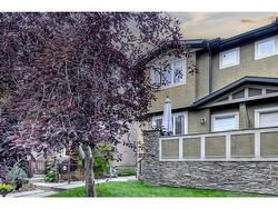 1-724 56 Avenue SW Calgary, AB T2V 0H1