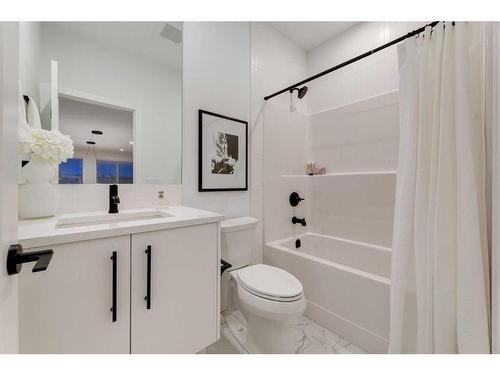 25 Timberline Court Sw, Calgary, AB - Indoor Photo Showing Bathroom