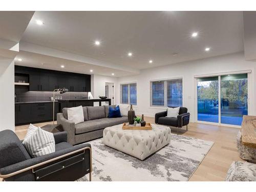 25 Timberline Court Sw, Calgary, AB - Indoor Photo Showing Living Room