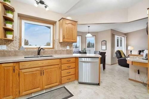 18 Denison Crescent, Red Deer, AB - Indoor Photo Showing Kitchen