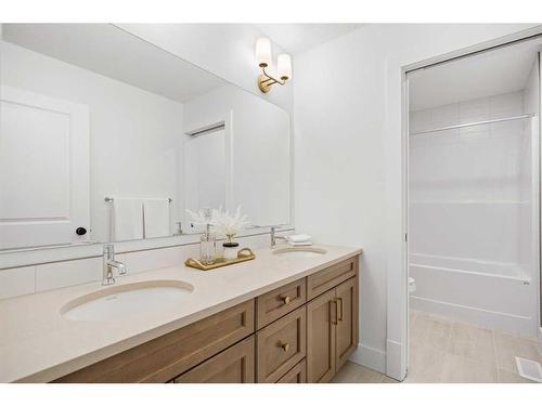 149 Creekstone Hill Sw, Calgary, AB - Indoor Photo Showing Bathroom