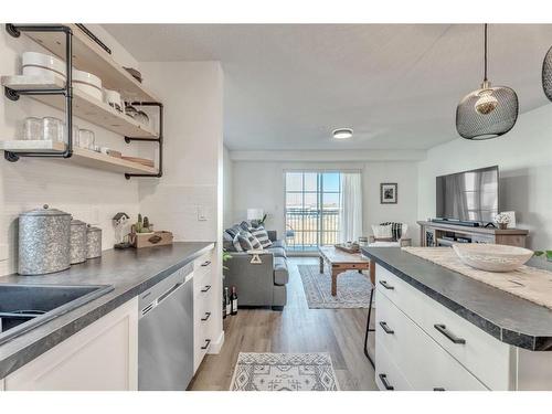 2207-279 Copperpond Common Se, Calgary, AB - Indoor Photo Showing Kitchen