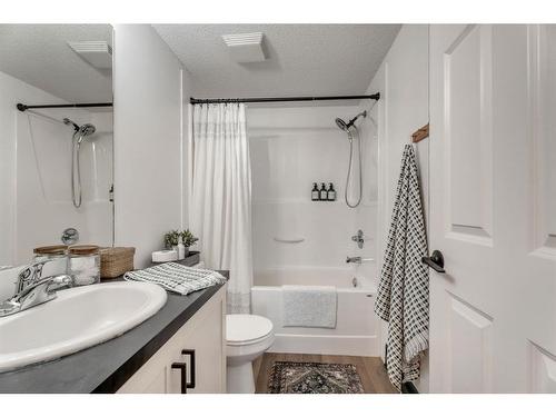 2207-279 Copperpond Common Se, Calgary, AB - Indoor Photo Showing Bathroom