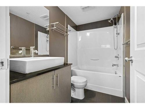 2117-240 Skyview Ranch Road Ne, Calgary, AB - Indoor Photo Showing Bathroom