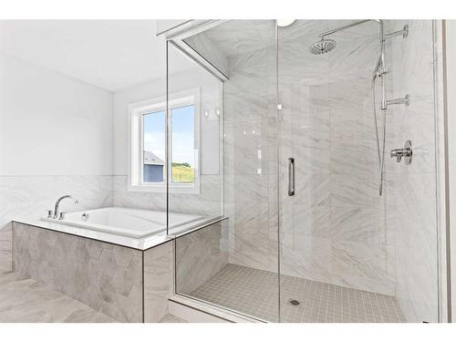 209 Creekstone Hill Sw, Calgary, AB - Indoor Photo Showing Bathroom