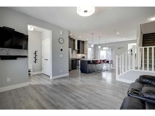 198 Yorkville Green Sw, Calgary, AB - Indoor Photo Showing Living Room